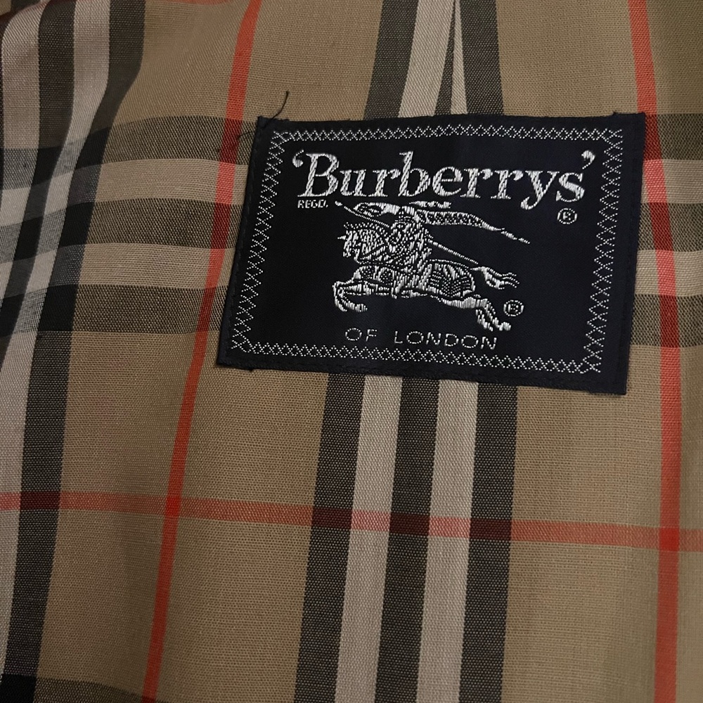 Burberrys’ Classic Collar Knee Length Coat with Plaid Interior Size 3XL - Picture 5 of 7